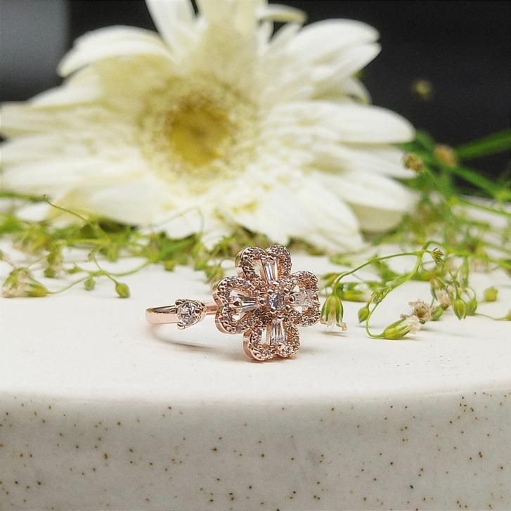 Luxury Valentine Special Four-Leaf Clover Spinning Gold Ring with Diamonds for Women, Adjustable Ring